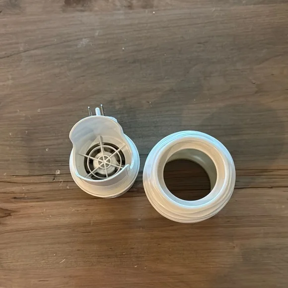 Scentsy White Wall Plug In - Picture 3 of 4